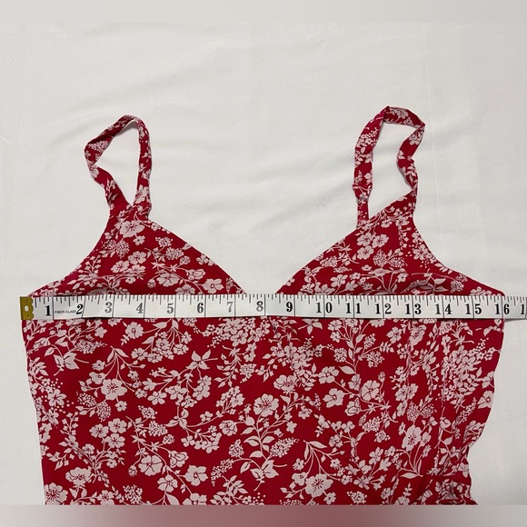 Hollister Floral Wrap Dress - Picture 5 of 7